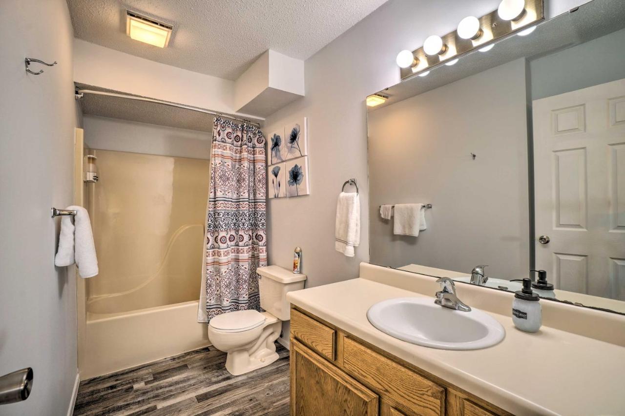 Apartment - 2 Mi To Silver Dollar *